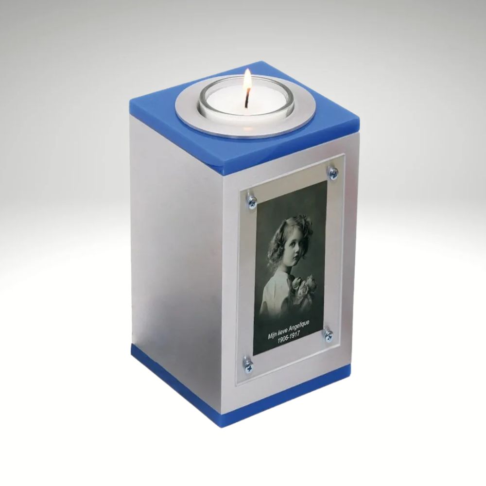 urn met waxine en fotokader